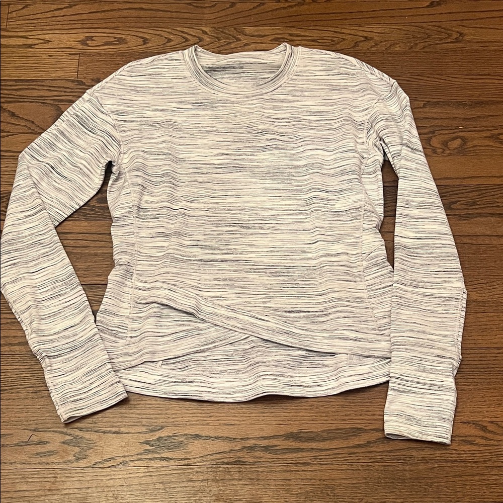 Lululemon Women's Heathered Gray top .